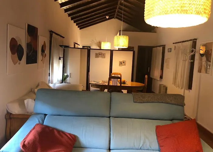 Bonito y tranquilo apartamento estudio, con techos abuhardillados y magnificas vistas al Rio Tajo