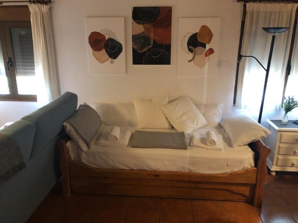 Bonito Y Tranquilo Estudio, Con Techos Abuhardillados Y Magnificas Vistas Al Rio Tajo Apartamento
